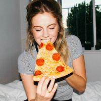 sexy pizza girl