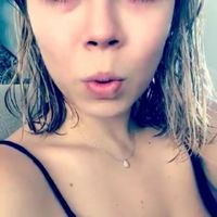 jennette mccurdy cleavage